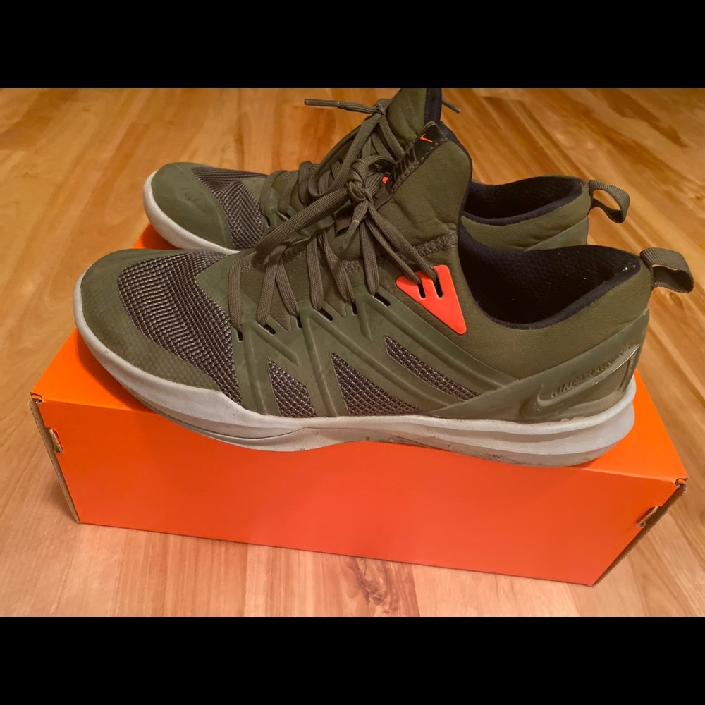 Nike men training shoes size 8.5
